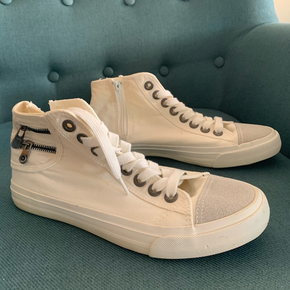 White snickers